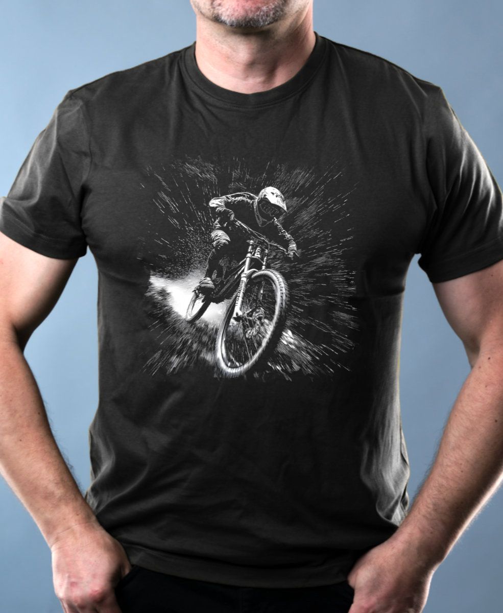 Černobílý sjezd, cyklista