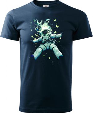 Astronaut obklopený motýly