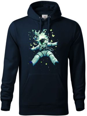 Astronaut obklopený motýly