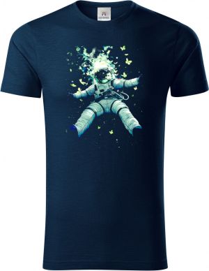 Astronaut obklopený motýly