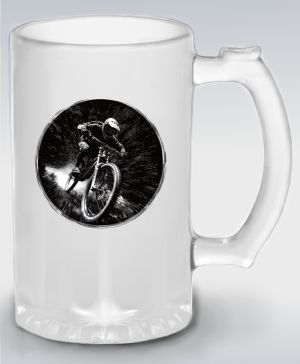 Černobílý sjezd, cyklista