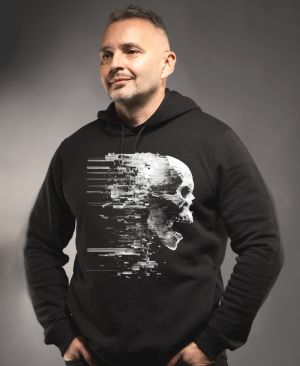 Glitch lebka, bílý tisk