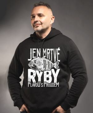 Jen mrtvé ryby plavou s proudem, bílé