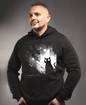 Kočičí galaxie, bílý potisk
