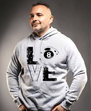 Láska ke kulečníku, V1, černý potisk