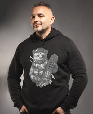 Medvěd snowboardista,bílý potisk