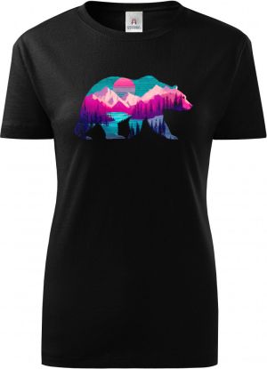 Medvěd s horskou krajinou