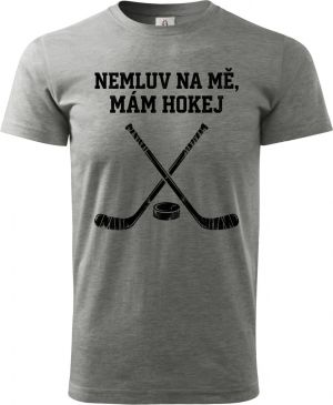 Nemluv na mě, mám hokej, černý tisk