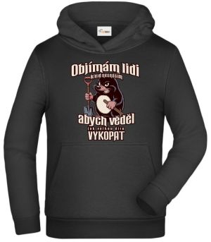 Objímám lidi které nesnáším abych vědel jak velkou díru vykopat