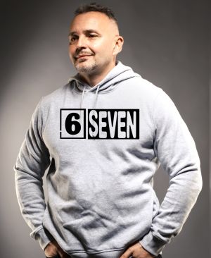Six Seven, logo, černý tisk
