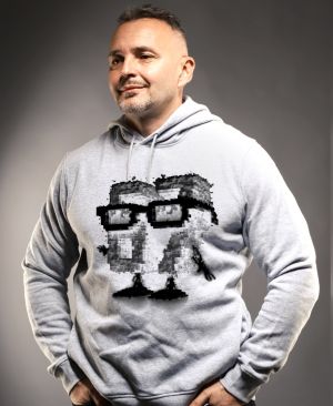 Six Seven, Pixel Character, černý tisk