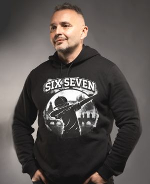 Six Seven, urban, bílý tisk