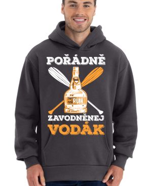 Pořádně zavodněný vodák. Bílý a oranžový tisk