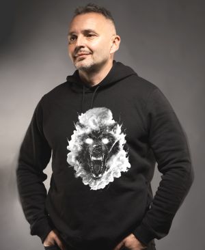 Vlčí kouř, bílý potisk