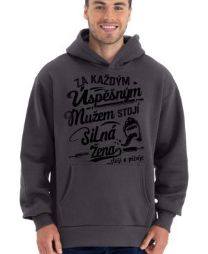 Za každým úspěšným mužem stojí silná žena... stojí a pičuje