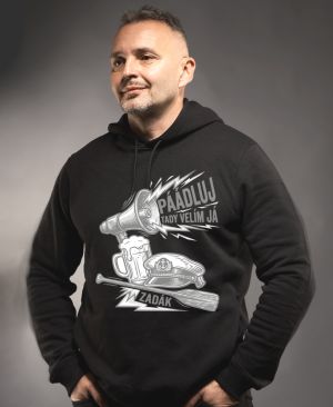 Zadák velí,  bílý potisk